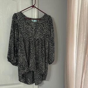 Elegant Black and White Blouse